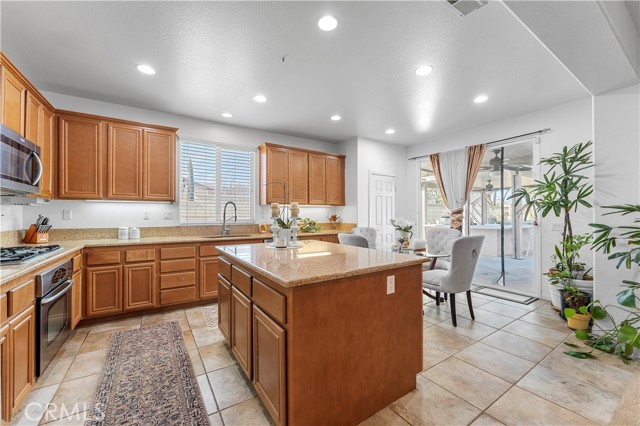 Detail Gallery Image 12 of 55 For 32764 Lambeth St, Winchester,  CA 92596 - 4 Beds | 3/1 Baths