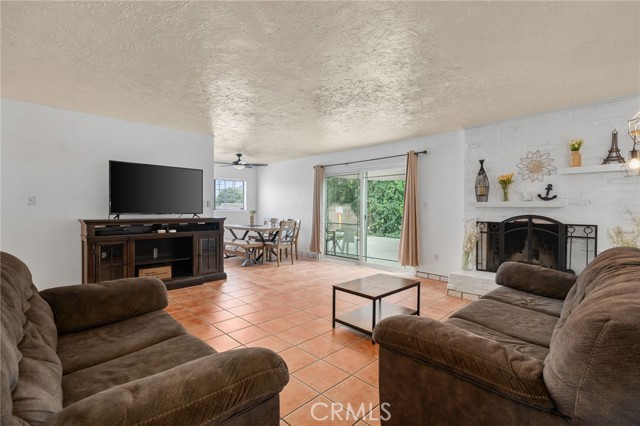 510 Archibald Court, Colton CA: https://media.crmls.org/medias/f96c22fc-f02b-4e11-8f33-1fc9ff44aba9.jpg