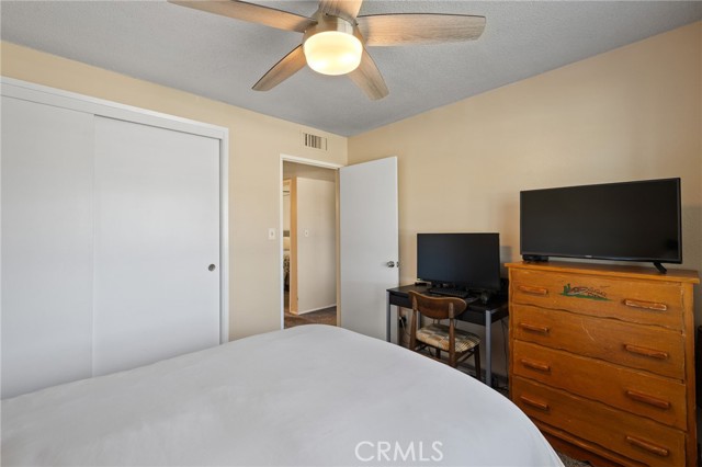 Detail Gallery Image 42 of 60 For 2924 Elm St, Bakersfield,  CA 93301 - 4 Beds | 2 Baths