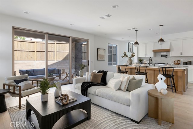 195 E Palm Street, Altadena CA: https://media.crmls.org/medias/f96d5ec7-b848-460b-b2eb-2cba8288a917.jpg