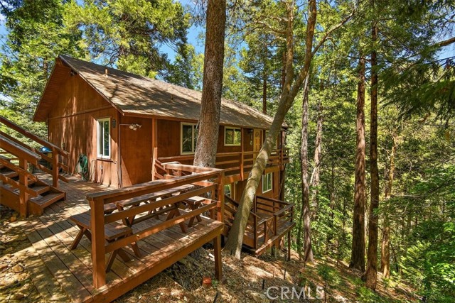 Detail Gallery Image 3 of 34 For 661 Oakmont Ln, Lake Arrowhead,  CA 92352 - 3 Beds | 2 Baths