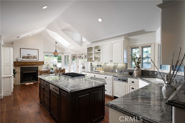 Detail Gallery Image 29 of 54 For 2001 Yacht Resolute, Newport Beach,  CA 92660 - 3 Beds | 2/1 Baths