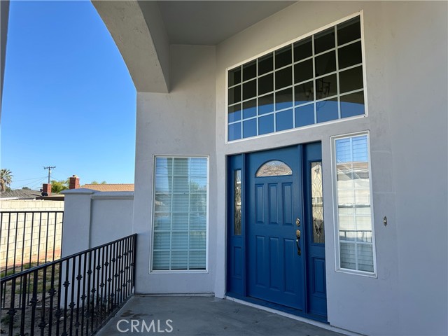 Detail Gallery Image 2 of 13 For 16479 Randall Ave, Fontana,  CA 92335 - 4 Beds | 3 Baths