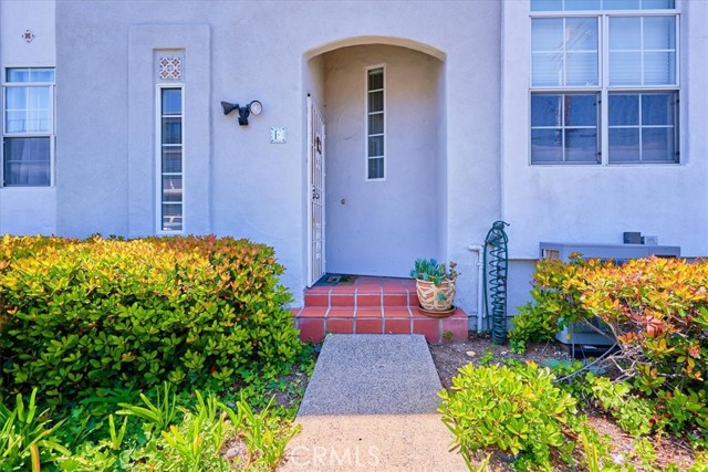 Detail Gallery Image 1 of 35 For 825 N Cleveland St #F,  Oceanside,  CA 92054 - 2 Beds | 2/1 Baths