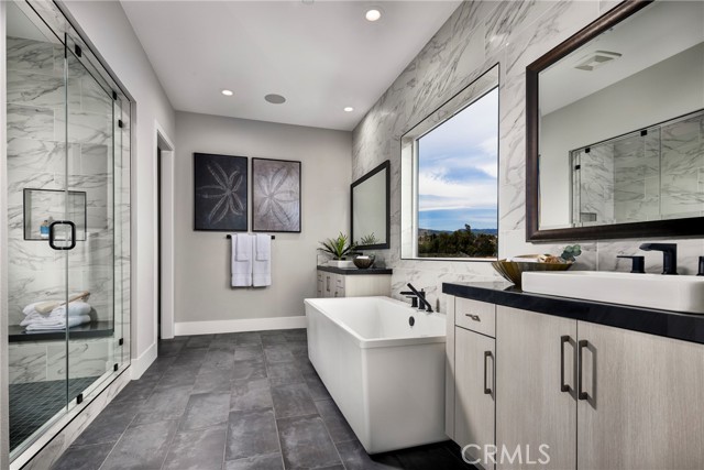 Detail Gallery Image 15 of 25 For 20508 Edgewood Ct, Chatsworth,  CA 91311 - 5 Beds | 5/1 Baths