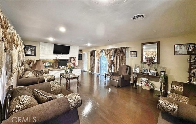 Detail Gallery Image 2 of 26 For 4417 N Mayfield Ave, San Bernardino,  CA 92407 - 3 Beds | 2 Baths