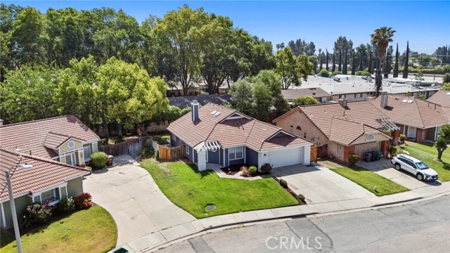1422 Deborah Place, Beaumont CA: https://media.crmls.org/medias/f970b86b-7c68-43f4-8aec-8833dd0a1525.jpg