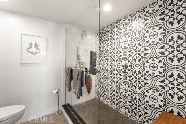 100 W 5th Street, Long Beach CA: https://media.crmls.org/medias/f9728e30-6f87-43c4-936c-e3f8c6db72d6.jpg