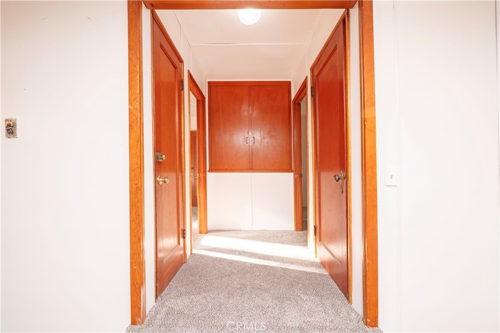 https://media.crmls.org/medias/f973c2f8-b7d6-49d0-9c83-c83b522d44a7.jpg?preset=X-Large