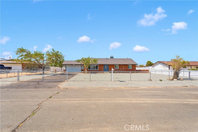 Detail Gallery Image 2 of 33 For 20972 Quilente Rd, Apple Valley,  CA 92307 - 3 Beds | 2 Baths