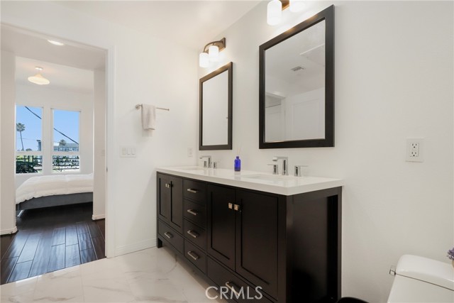 4050 Glencoe Avenue, Marina del Rey CA: https://media.crmls.org/medias/f974c967-e288-43a2-967d-a94710930e44.jpg