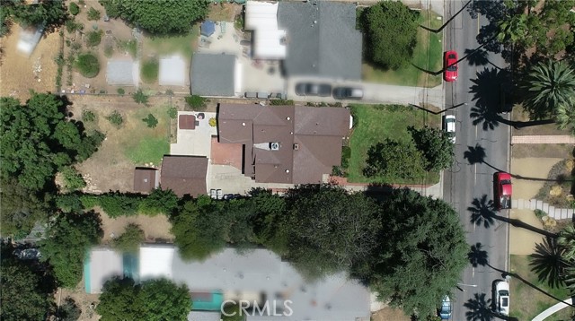 620 S Bel Aire Drive, Burbank CA: https://media.crmls.org/medias/f97529c4-639d-4ec1-ac23-54688fb73aea.jpg