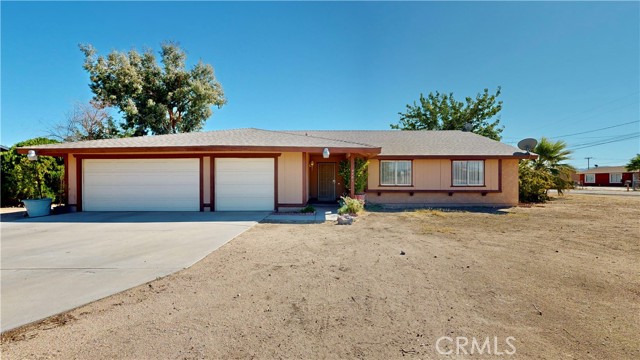 Detail Gallery Image 1 of 71 For 9781 Victor Ave, Hesperia,  CA 92345 - 4 Beds | 2 Baths