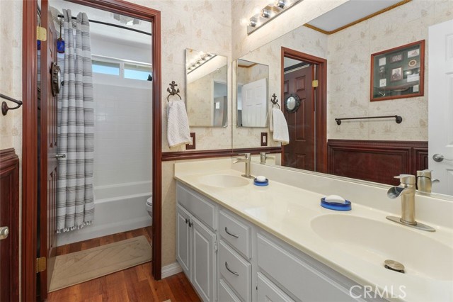 29944 Peach Tree Court, Murrieta CA: https://media.crmls.org/medias/f976b138-3b1f-48ca-a493-9d1e342bdaba.jpg