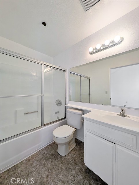 9235 Woodman Avenue, Arleta CA: https://media.crmls.org/medias/f97704bd-22d3-49a1-bb8e-457416a8096f.jpg