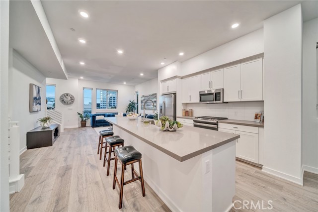 Detail Gallery Image 12 of 32 For 273 W 8th St, San Pedro,  CA 90731 - 4 Beds | 3/1 Baths