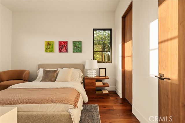 Detail Gallery Image 23 of 41 For 4930 Edgerton Ave, Encino,  CA 91436 - 5 Beds | 5/1 Baths