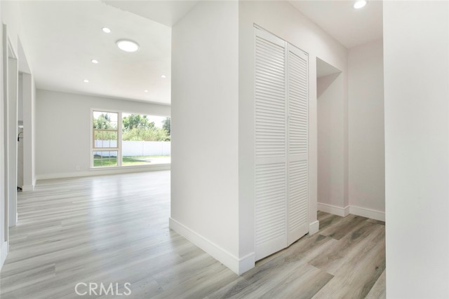 Detail Gallery Image 11 of 28 For 17646 Raymer St, Northridge,  CA 91325 - 3 Beds | 3 Baths
