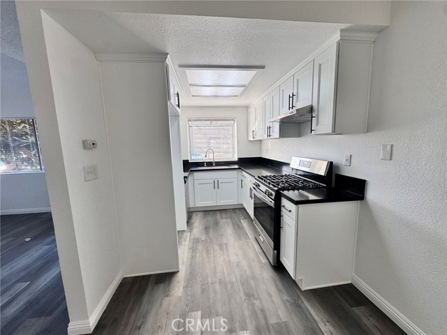 1667 E Kingsley, Pomona CA: https://media.crmls.org/medias/f9797697-4957-41a7-a559-4bfbe4aae328.jpg