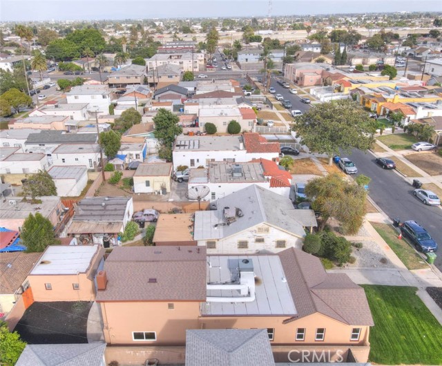 547 W 106th Street, Los Angeles CA: https://media.crmls.org/medias/f979c5f5-6a70-47b4-9d98-68377e7acd7b.jpg