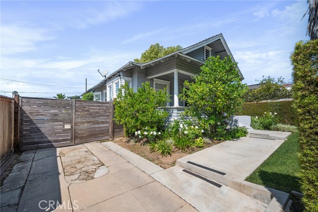 Detail Gallery Image 4 of 47 For 1251 N Commonwealth, Los Angeles,  CA 90029 - – Beds | – Baths