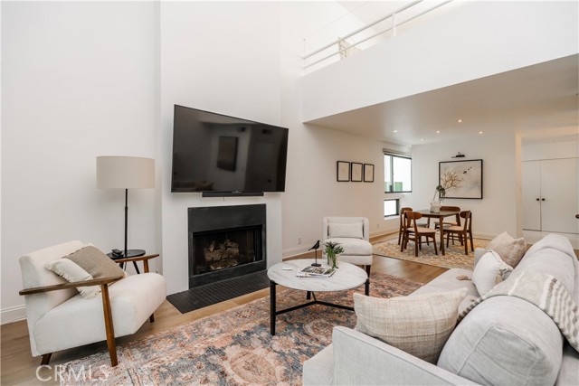 1401 Camden Avenue, Los Angeles CA: https://media.crmls.org/medias/f97a53f5-b0e1-4279-81e0-bd1131183530.jpg