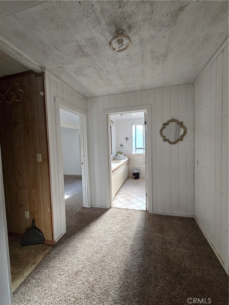 https://media.crmls.org/medias/f97a7814-a993-4af0-87ea-b6ff9d83da25.jpg?preset=X-Large