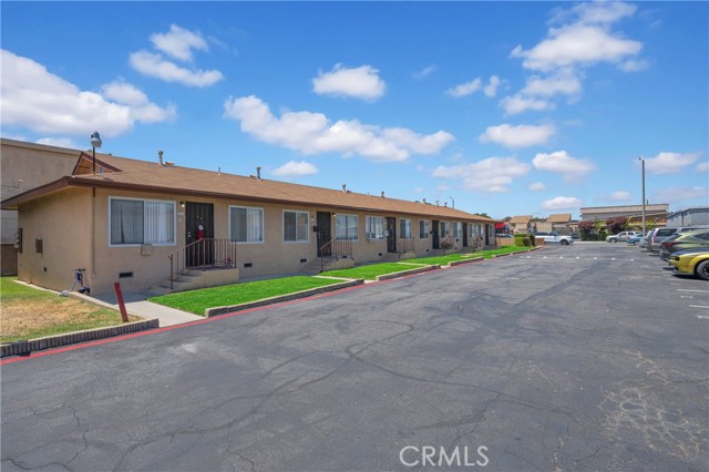 16102 Cornuta Avenue, Bellflower CA: https://media.crmls.org/medias/f97a8704-2cdf-4773-a8f2-665583d50592.jpg
