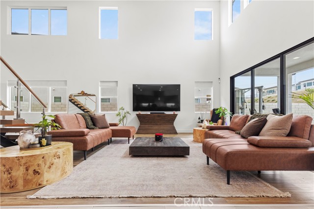 Detail Gallery Image 20 of 74 For 27526 Elderberry Dr, Valencia,  CA 91381 - 5 Beds | 5/1 Baths