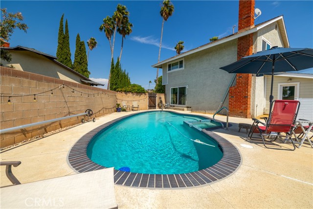 2010 Oakland Hills Drive, Corona CA: https://media.crmls.org/medias/f97b0362-1b5f-4d56-acfe-8b06a10d6a2b.jpg