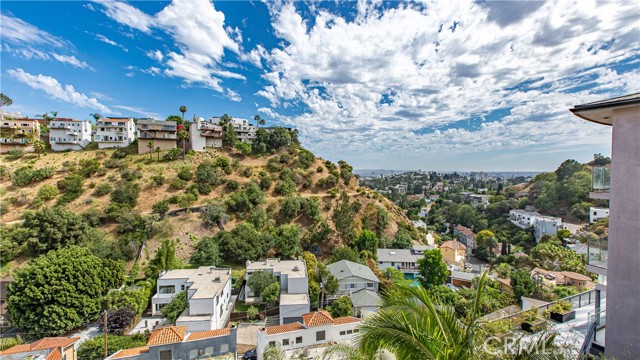 Detail Gallery Image 25 of 64 For 6438 Georgius Way, Los Angeles,  CA 90068 - 4 Beds | 4 Baths