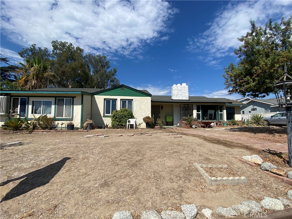 635 Hermosa Avenue