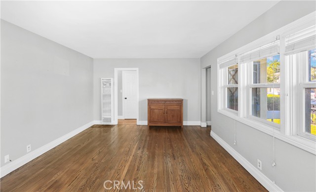 Detail Gallery Image 11 of 31 For 405 S Devon, Orange,  CA 92868 - 3 Beds | 1 Baths