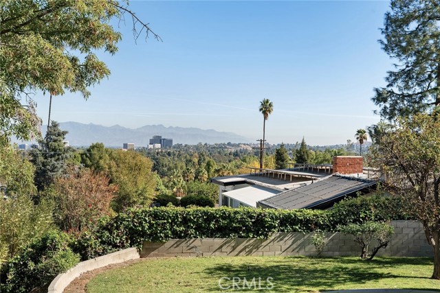 Detail Gallery Image 3 of 38 For 5618 Wilhelmina Ave, Woodland Hills,  CA 91367 - 3 Beds | 2/1 Baths