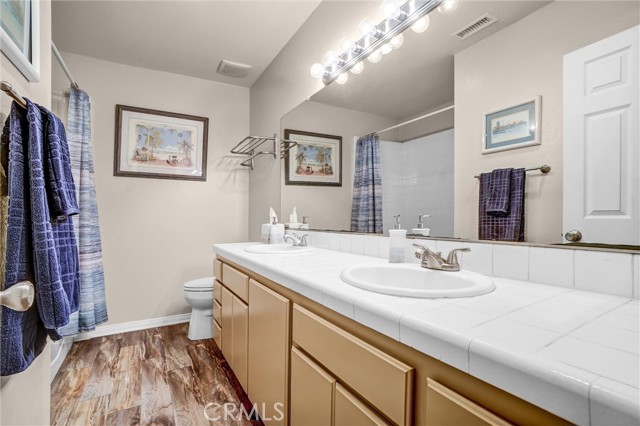 Detail Gallery Image 31 of 40 For 6073 Loynes #32,  Long Beach,  CA 90803 - 3 Beds | 3 Baths