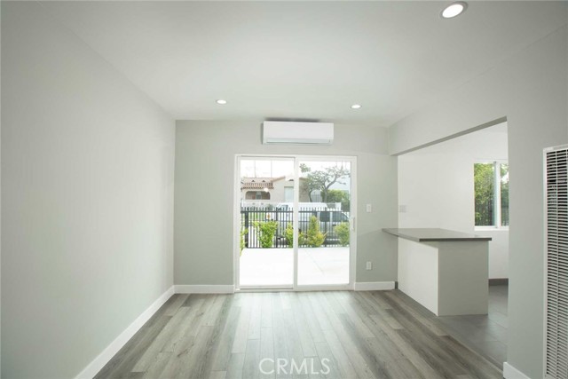 Detail Gallery Image 11 of 16 For 5459 Carlin a,  Los Angeles,  CA 90016 - 2 Beds | 1 Baths