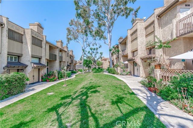 Detail Gallery Image 2 of 31 For 546 Jay Ct #11,  Montebello,  CA 90640 - 2 Beds | 2 Baths