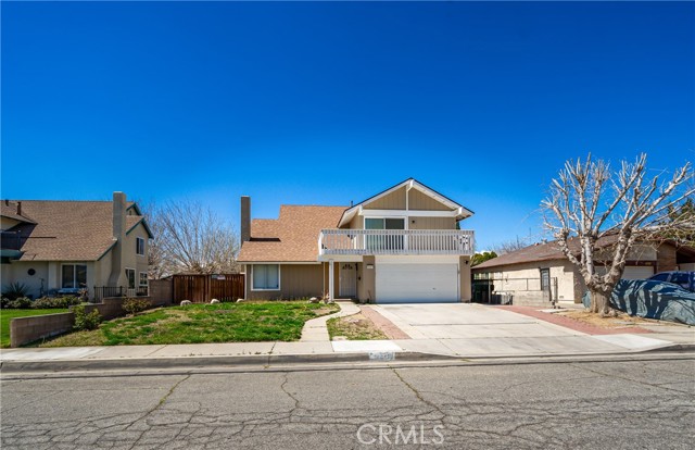 44419 Fenhold, Lancaster CA: https://media.crmls.org/medias/f9810c3d-1a2c-4d5f-9b26-c9872ba08b7c.jpg