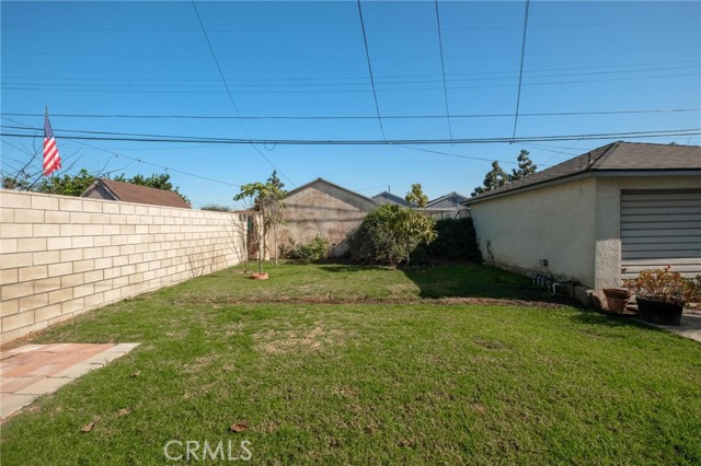 Detail Gallery Image 8 of 44 For 15202 Florwood Ave, Lawndale,  CA 90260 - 5 Beds | 3 Baths