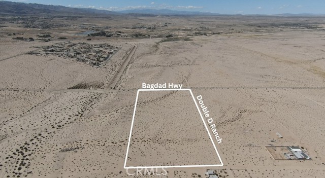 4453 Bagdad Highway, 29 Palms CA: https://media.crmls.org/medias/f98142bf-f4bb-4e5f-907b-a35bb069a0ec.jpg