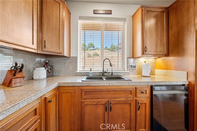 5611 Cherokee Drive, Kelseyville CA: https://media.crmls.org/medias/f981a6a7-15b5-4dbb-9c26-49215f176947.jpg