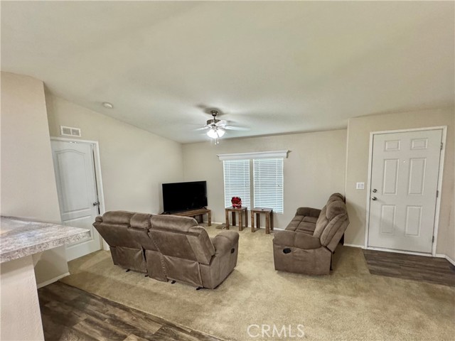 Detail Gallery Image 3 of 18 For 5800 Hamner #156,  Corona,  CA 91752 - 3 Beds | 2 Baths