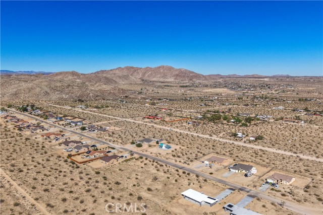 Detail Gallery Image 2 of 12 For 62439 Crestview Dr, Joshua Tree,  CA 92252 - – Beds | – Baths