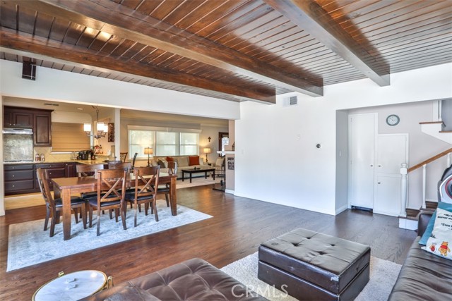 307 W 11th Street, Azusa CA: https://media.crmls.org/medias/f983462f-75ab-45fb-9536-ff4d1cc81248.jpg