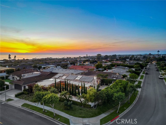 Detail Gallery Image 19 of 26 For 4621 Wayne, Corona Del Mar,  CA 92625 - 4 Beds | 3/1 Baths