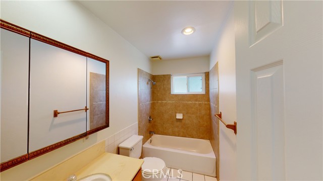 Detail Gallery Image 10 of 16 For 608 Lemke Dr, Placentia,  CA 92870 - 4 Beds | 2/1 Baths