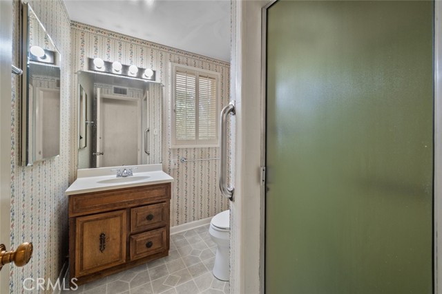 Detail Gallery Image 16 of 33 For 1530 Kenmore Rd, Pasadena,  CA 91106 - 3 Beds | 3 Baths