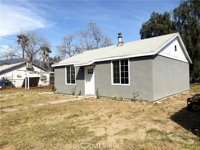 Detail Gallery Image 3 of 14 For 2523 Ogden, San Bernardino,  CA 92407 - 2 Beds | 1 Baths