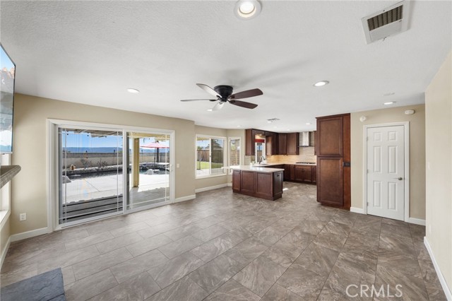 23573 Spindle Way, Murrieta CA: https://media.crmls.org/medias/f9859a84-fa99-42e3-81a3-60c6a85408b7.jpg