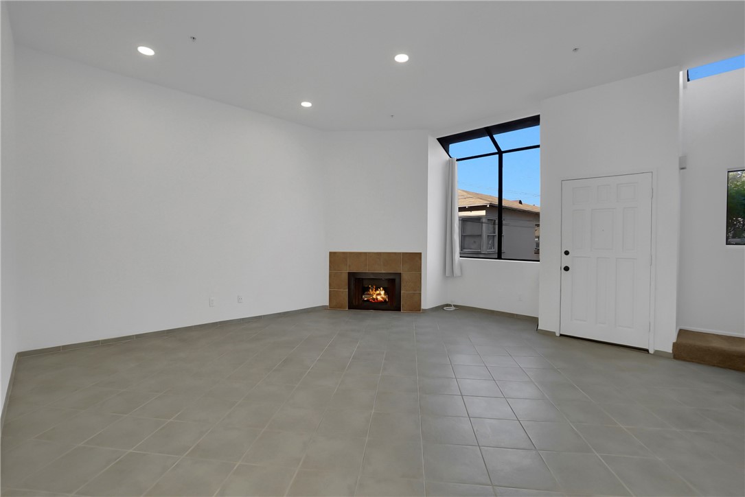 Detail Gallery Image 5 of 32 For 657 S Marengo Ave #7,  Pasadena,  CA 91106 - 3 Beds | 2/1 Baths